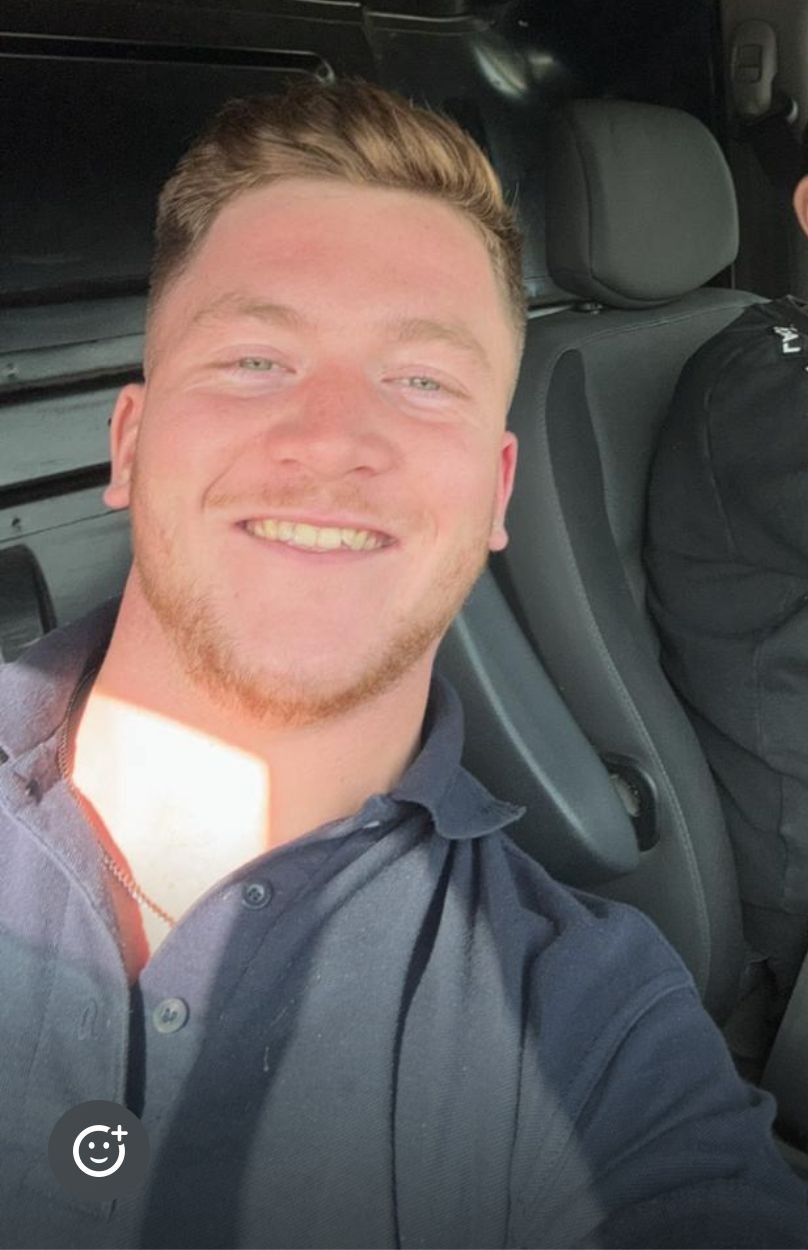 dean - 3.5 tonne driver ,brings 3 years experience to the team .he has been on a certified packing course to ensure his packing is up to this industries high standard  he is also very confident in his abilities .